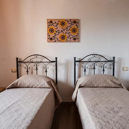 Apartman Ospitalita Diffusa Jungi Mundu - Casa Accoglienza Camini